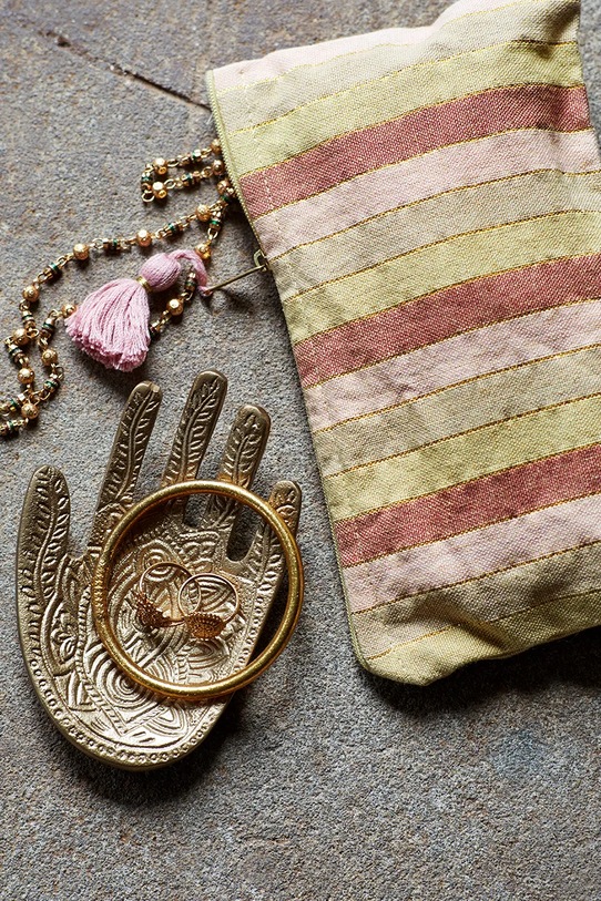 Salon i sypialnia Madam Stoltz taca dekoracyjna MSD23S.28 multicolor