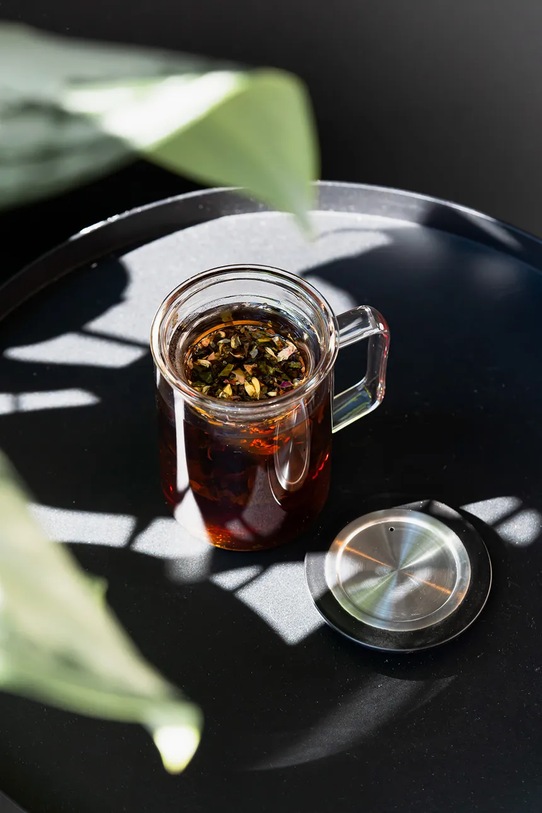 Čaša s infuzerom Vialli Design Diva 300 ml 9385 šarena