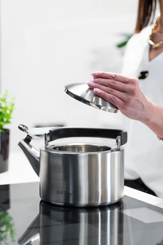 Konvice s píšťalkou Vialli Design Diamante 1,5 L vícebarevná 7855