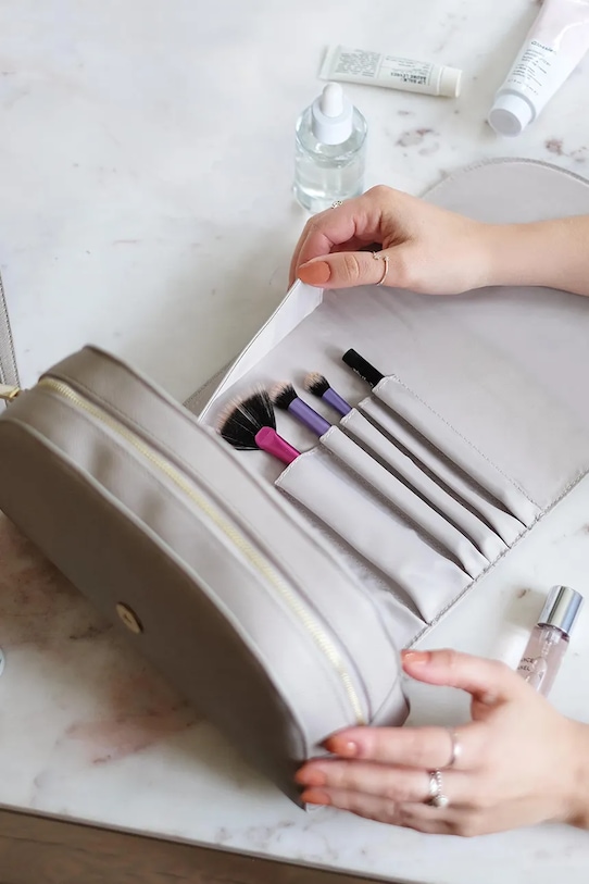 Τσάντα μακιγιάζ με τσέπες για πινέλα Stackers 74300 μπεζ