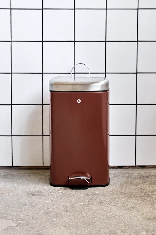 House Doctor kosz na śmieci ze stali nierdzewnej 27 x 36 x 46 cm 900001024 czerwony AA00