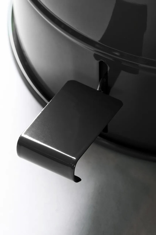 House Doctor kosz na śmieci z żelaza 48 x 25,5 cm czarny 203230330