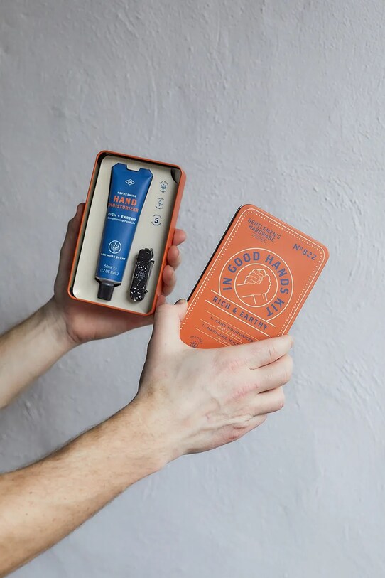 Дорожный набор для ухода за руками Gentlemen's Hardware In Good Hands Kit оранжевый GEN822UK