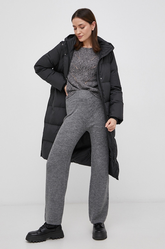 Vero Moda Kurtka puchowa 10251595 czarny AA00