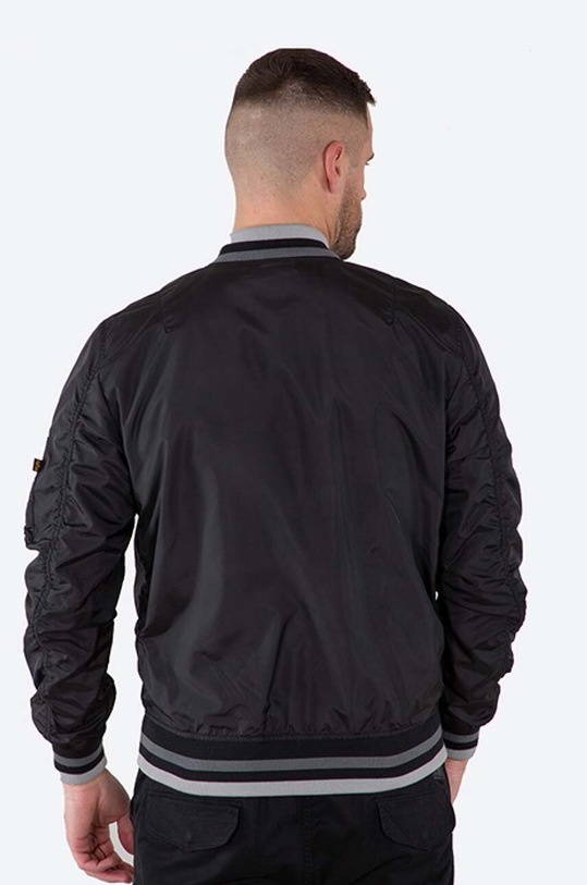 Ruházat Alpha Industries kifordítható bomber dzseki MA-1 Nasa Voyager Rev Reversible 11615 3 116105.03 fekete
