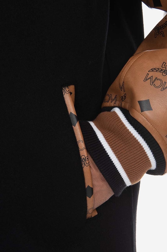 Bomber μπουφάν από μαλλί Phenomenon x MCM Stadium MHJDSJP01BK