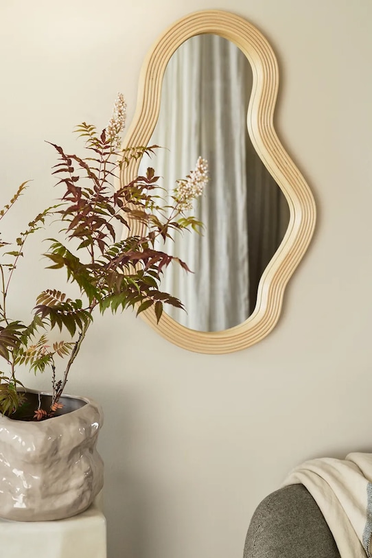 Salon i sypialnia ferm LIVING lustro ścienne Pond Mirror M 1104270053 beżowy