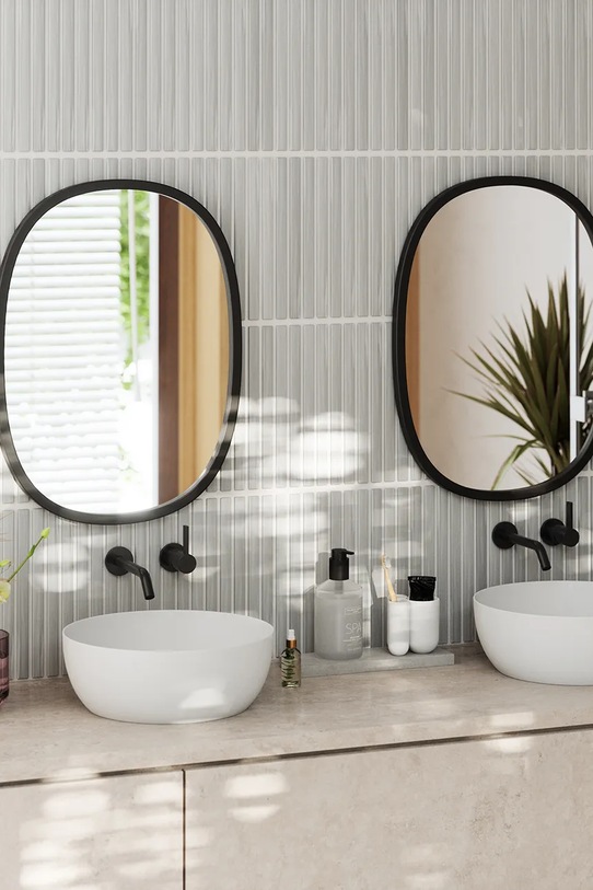 Umbra lustro ścienne Hub 46 x 61 cm 1013765.040 czarny
