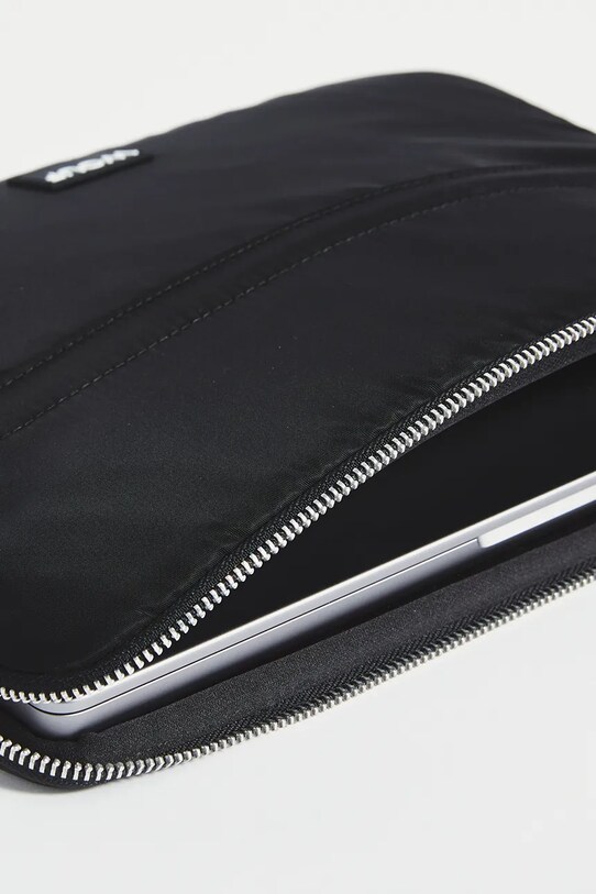 WOUF pokrowiec na laptopa Oslo 13" & 14" SN240040 czarny AA00