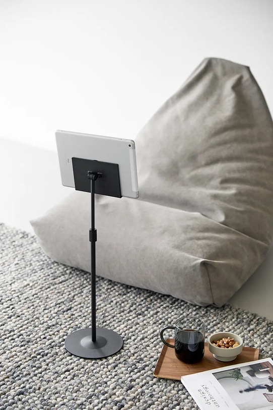 Yamazaki stojak na tablet regulowany Smart 17 x 17 x 40,8 - 65,8 cm. 1434