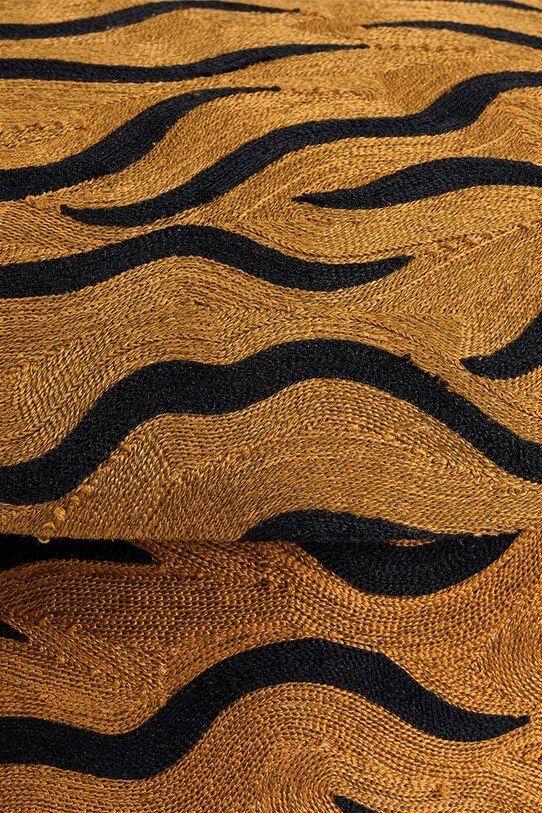 Doing Goods pufa Maya Tiger Embroidered 1.40.15.010.700.5 brązowy AA00