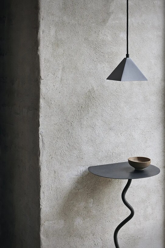 ferm LIVING stolik ścienny Curvature czarny 1104267227