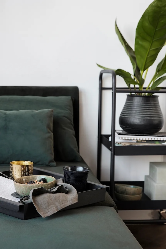 Dnevni boravak i spavaća soba Polica s kotačima House Doctor 42 x 38 x 85 cm 208580120 crna