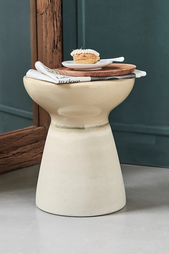 House Doctor stolik kawowy z gliny 43 x 36 cm 203840601 beżowy AA00