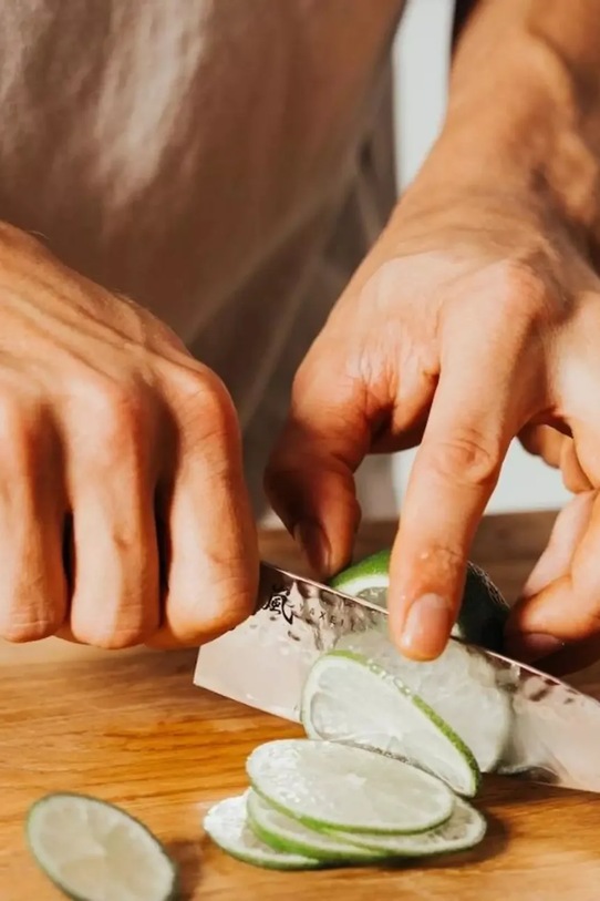 Kuchnia i bar Yaxell nóż Taishi Santoku 12,5 cm 34712 szary