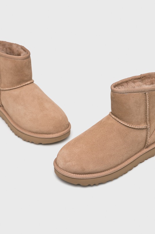 UGG śniegowce zamszowe Classic Mini II 1016222 beżowy