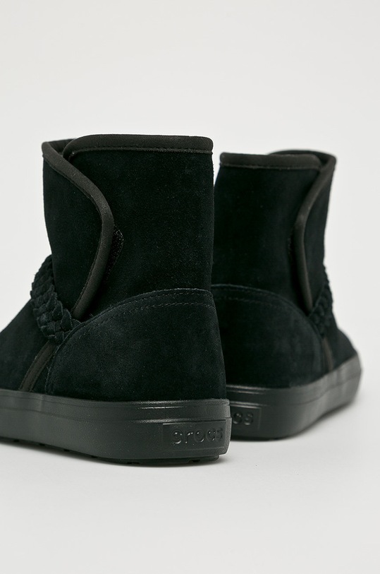 Boty Semišové boty Crocs 204798.LODGE.POINT.SUED černá