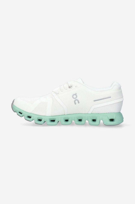 On sneakers 5998369