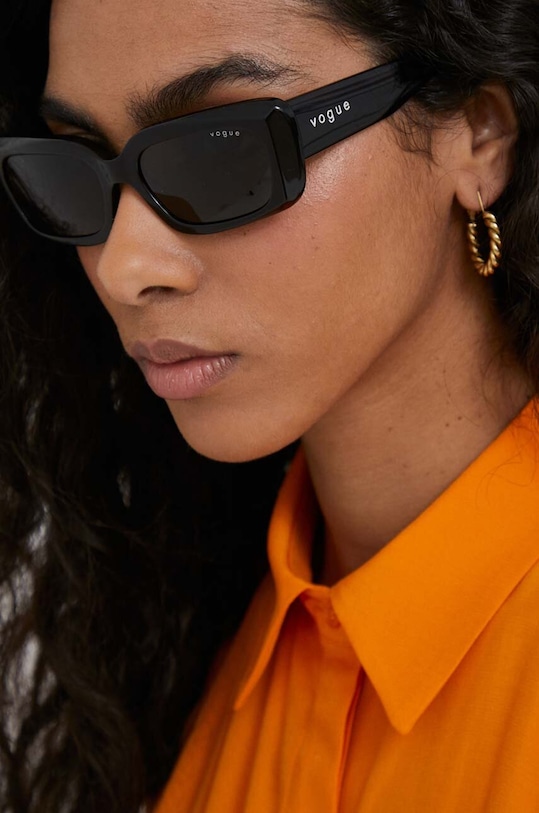 VOGUE okulary przeciwsłoneczne x Hailey Bieber czarny 0VO5440S