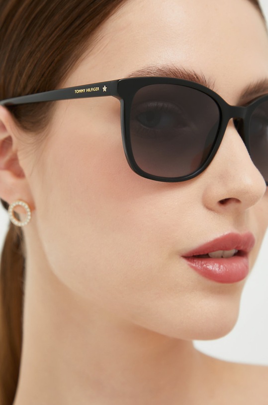 Tommy Hilfiger okulary przeciwsłoneczne TH.1723/S czarny AA00