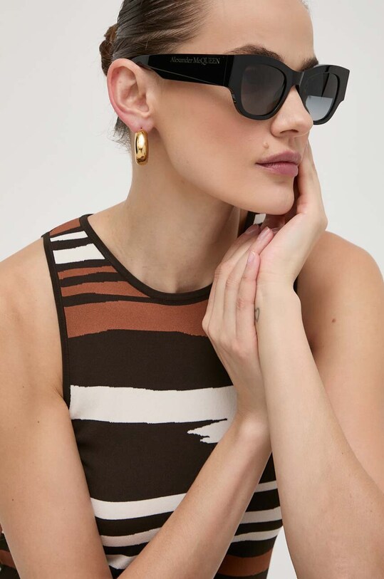 Alexander McQueen ochelari de soare AM0420S negru