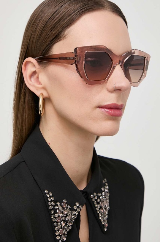 Guess ochelari de soare nu bej GU7897.5047F
