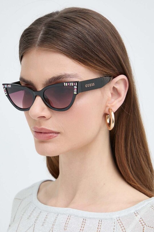 Сонцезахисні окуляри Guess однотонна з деталлю чорний GU7901.5401T