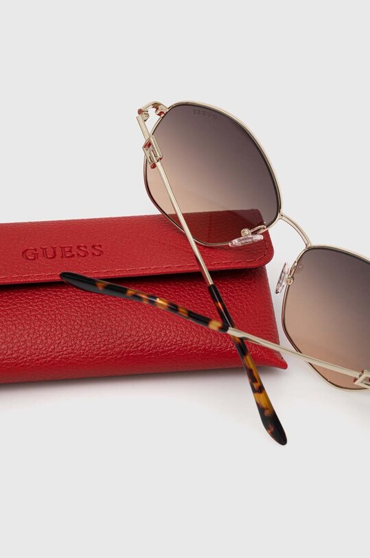 Солнцезащитные очки Guess GU7907.5944F золотой