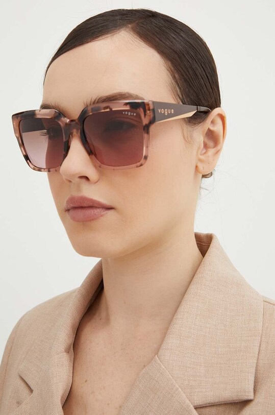 Сонцезахисні окуляри VOGUE прямокутна коричневий 0VO5553S