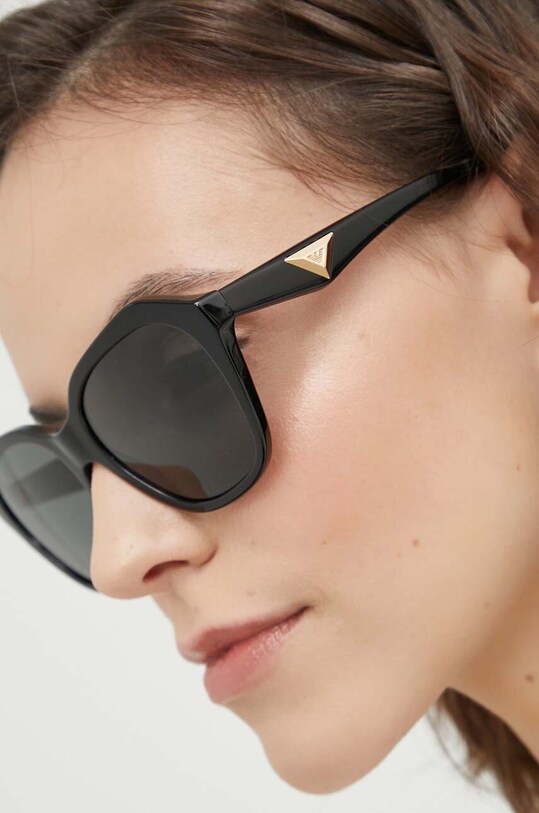 Солнцезащитные очки Emporio Armani 0EA4221 чёрный AA00