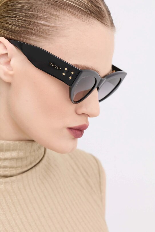 Солнцезащитные очки Gucci однотонная с деталью чёрный GG1704S