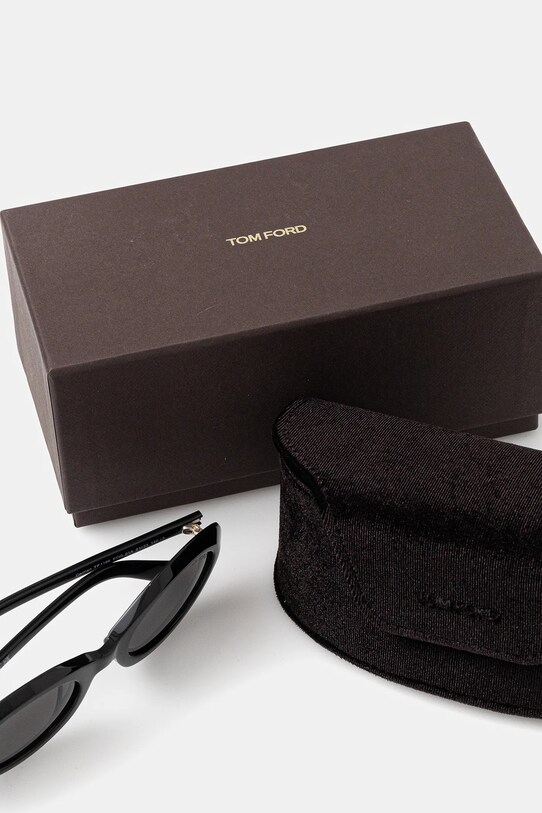 Солнцезащитные очки Tom Ford FT1186.5101A чёрный