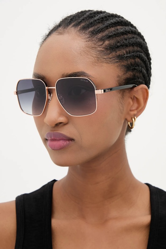 Γυαλιά ηλίου Guess ντεγκραντέ μαύρο GU00107.5805B