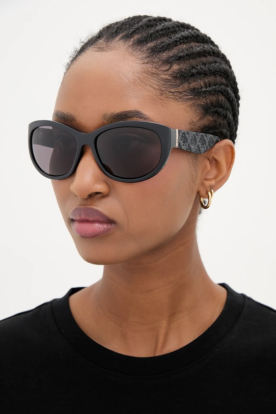 Sončna očala Guess Cat eye črna GU00131.6001A