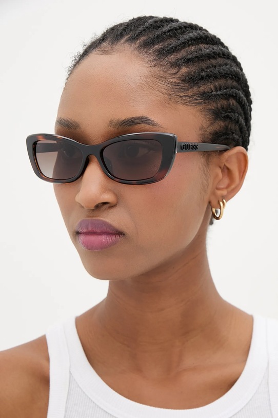 Guess okulary przeciwsłoneczne gradientowa brązowy GU00156.H.5552F