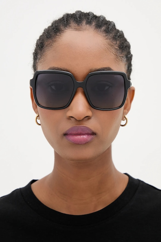 Guess occhiali da sole GU00157.5701D nero