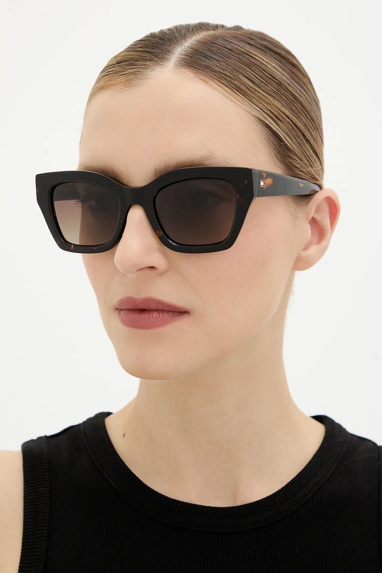 Tommy Hilfiger okulary przeciwsłoneczne kocie oczy czarny TH.2264/S