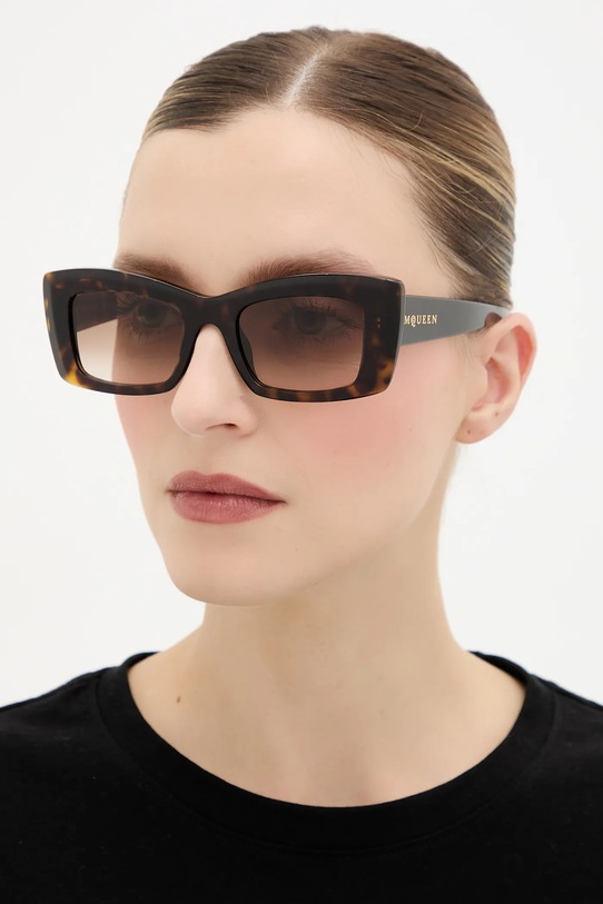 Alexander McQueen okulary przeciwsłoneczne kocie oczy brązowy AM0526S