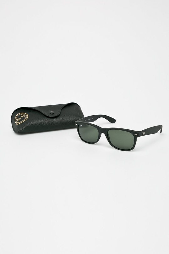 Ray-Ban – Okulary NEW WAYFARER czarny 0RB2132.622.55