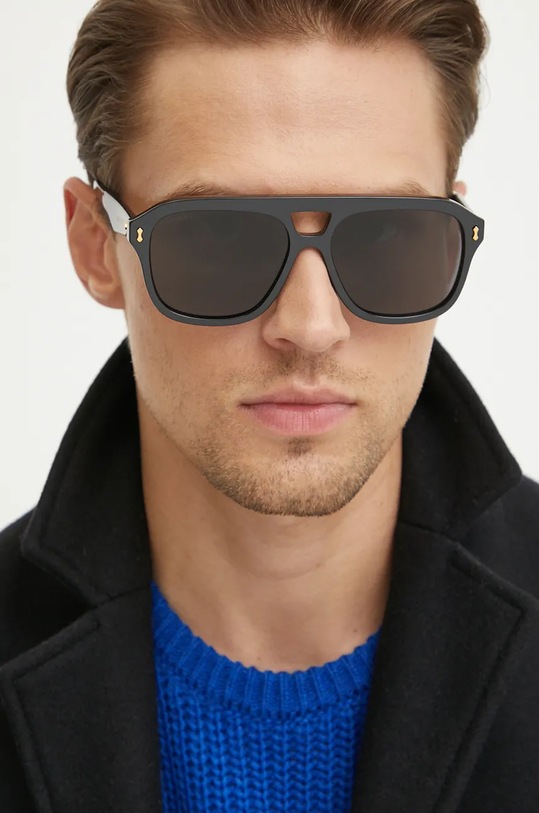 Gucci napszemüveg standard fekete GG1263S