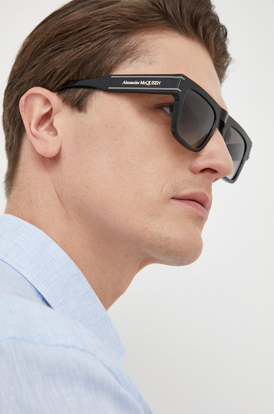 Alexander McQueen okulary przeciwsłoneczne gradientowa czarny AM0397S