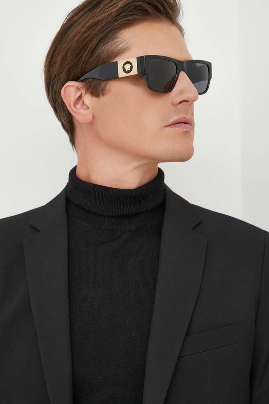Сонцезахисні окуляри Versace однотонна з деталлю чорний 0VE4406