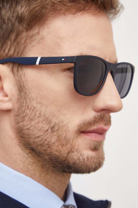 Tommy Hilfiger napszemüveg TH.2042/S