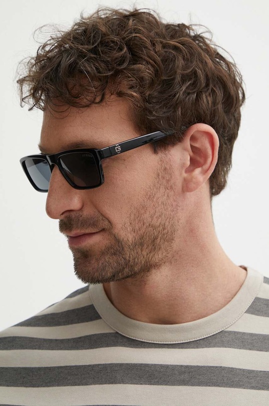 Slnečné okuliare Guess hladký čierna GU00085.5501D