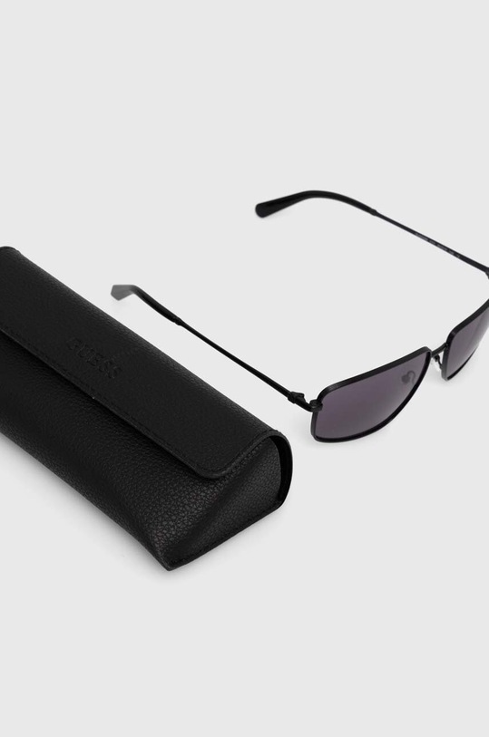 Солнцезащитные очки Guess чёрный GU00088.6201Y