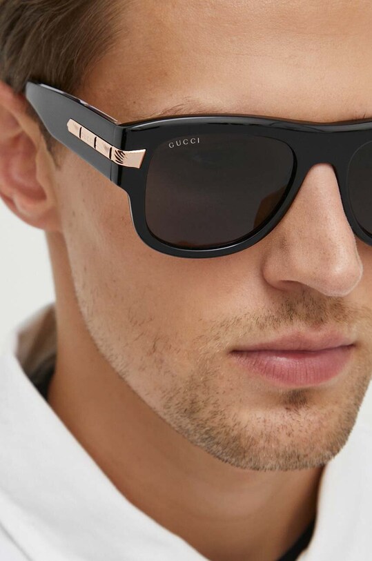 Сонцезахисні окуляри Gucci однотонна з деталлю чорний GG1517S