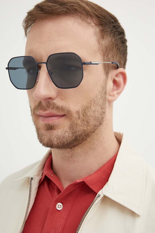 Солнцезащитные очки Emporio Armani геометрические чёрный 0EA2154D.30182V