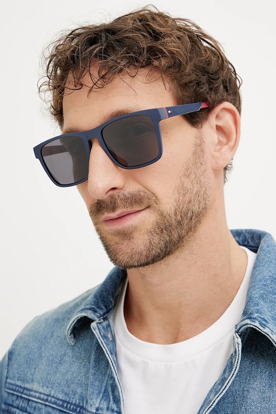 Tommy Hilfiger napszemüveg standard sötétkék TH.2144/S