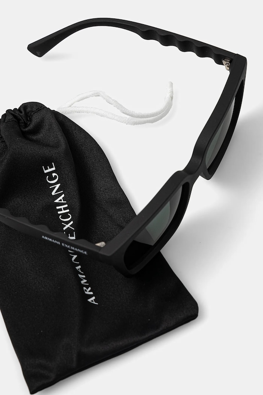 Солнцезащитные очки Armani Exchange 0AX4147S чёрный