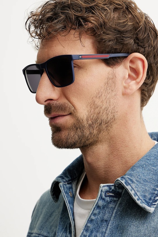 Tommy Hilfiger napszemüveg négyszögletes fekete TH.2201/S